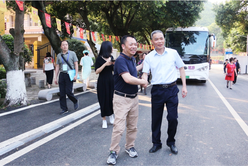 桂林夕阳红养老中心  养生养老  桂林旅游  康复理疗　职工疗养　候鸟旅居　休闲旅游－广西桂林冶金疗养院